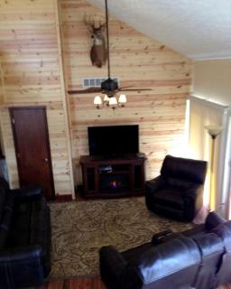 Spacious Cabin Rental for Large Groups near Wayne National Forest in Nelsonville, Ohio - Nelsonville - 8