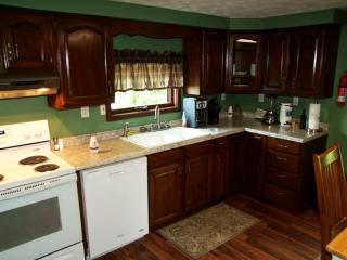 Spacious Cabin Rental for Large Groups near Wayne National Forest in Nelsonville, Ohio - Nelsonville - 6