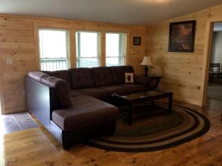 Inviting Vacation Cabin with a Private Hot Tub in Nelsonville, Ohio - Nelsonville - 8