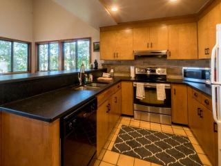 Tree-House Style Cabin for Rent near Boone, North Carolina - Beech Mountain - 6