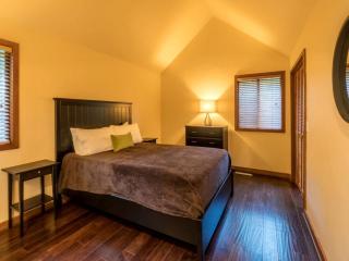 Tree-House Style Cabin for Rent near Boone, North Carolina - Beech Mountain - 1