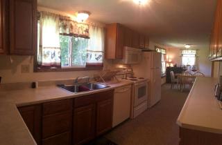 Rustic Cabin Getaway with a Hot Tub in Nelsonville, Ohio - Nelsonville - 2