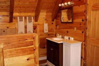 Picturesque Suite with Indoor Jacuzzi Tub in West Virginia - Valley Head - 4