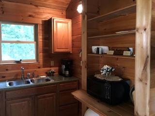 Secluded Cabin Rental with a Hot Tub in Nelsonville, Ohio - Nelsonville - 5