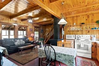 Cozy Cabin for Eight People with Lake Views near Plattsburgh - - 9