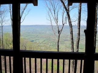 Log Cabin in the Clouds with Spectacular Views in Northern Chattanooga, Tennessee - Whitwell - 4