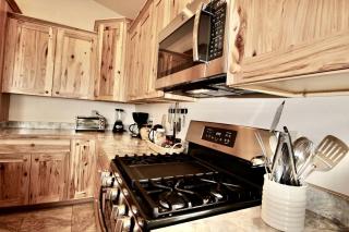 Upper Level Ranch Accommodation for Glamping in Montana - Whitehall - 5