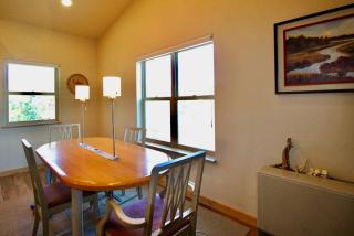 Upper Level Ranch Accommodation for Glamping in Montana - Whitehall - 1