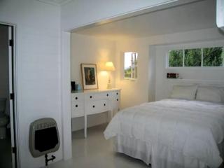Bright Cottage for a Couples' Getaway Eight Miles from Charlottesville, Virginia - Charlottesville - 6