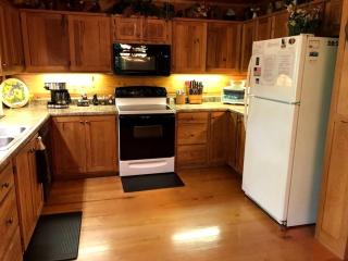 Secluded Cabin Rental with Panoramic Smoky Mountain Views in Murphy, North Carolina - Murphy - 2