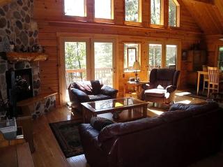 Lakefront Cabin Rental with a Screened Porch in Hazelhurst, Wisconsin - Hazelhurst - 8