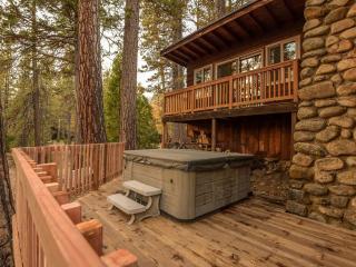 Cozy Riverside Cabin Rental with Easy Access to Chilnualna Falls in California - North Wawona - 0