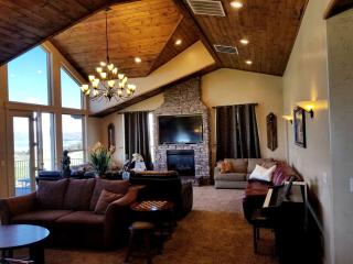 Spacious Villa for a Large Group Getaway in Garden City on Bear Lake, Utah - Garden City - 3