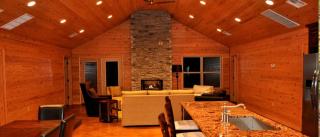 Idyllic Vacation Cabin Perched on Beaver Lake in Arkansas - Gravette - 6