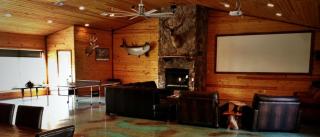 Idyllic Vacation Cabin Perched on Beaver Lake in Arkansas - Gravette - 3