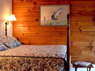 Stunning Log Cabin Rental for Eight Guests Located near Watauga Lake in Tennessee - Butler - 5