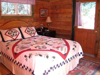 Secluded Log Cabin near the Shores of Watauga Lake in Butler, Tennessee - Butler - 5