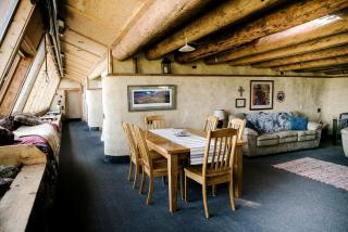 Unique and Modern Lodging with Exceptional Features in Paradise Valley, Montana - 5