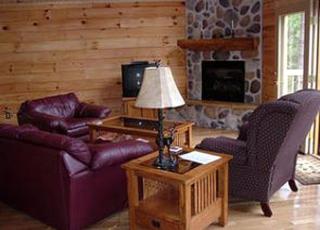 Rustic Vacation Rental for Seven Guests on Silver Lake in Hazelhurst, Wisconsin - Hazelhurst - 9