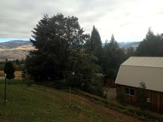 Rustic Countryside Barn Rental for Unique Getaway near Ashland, Oregon - Ashland - 0