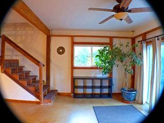 Rustic Countryside Barn Rental for Unique Getaway near Ashland, Oregon - Ashland - 1