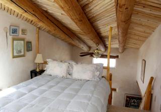 Romantic Getaway with Private Hot Tub and Mountain Views near Taos, New Mexico - Arroyo Seco - 3