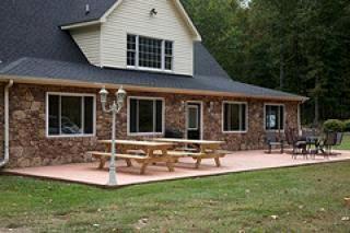 Charming Farm-Style Accommodation for Eight near Roanoke, Virginia - New Castle - 1