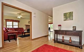 Charming Vacation Rental in a Peaceful Wooded Neighborhood in Plymouth, Massachusetts - Plymouth - 1