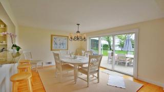 Exquisite Waterfront Vacation Rental with a Private Dock, a Pool, and a Hot Tub in the Hamptons, New York - Southampton - 5