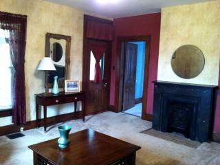 1800s Farmhouse Cottage Rental on a 230 Acre Farm in Muskingum County, Ohio - - 6