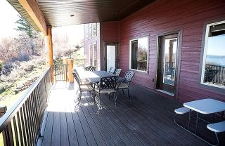 Stately Villa Rental for 34 Guests Overlooking Bear Lake in Utah - Garden City - 8