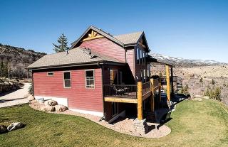 Stately Villa Rental for 34 Guests Overlooking Bear Lake in Utah - Garden City - 7