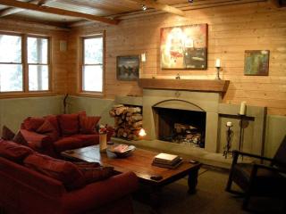 Immaculate Cabin Rental with a Hot Tub next to Lake Pend Oreille in Bonner County, Idaho - Sagle - 5