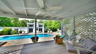 Incredible Villa Rental with a Hot Tub, a Swimming Pool, and Tennis Courts in the Hamptons, New York - Southampton - 8