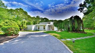 Incredible Villa Rental with a Hot Tub, a Swimming Pool, and Tennis Courts in the Hamptons, New York - Southampton - 7