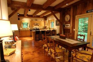 Stunning and Secluded Luxury Barn for a Family Getaway in the Berkshires, Massachusetts - Great Barrington - 4