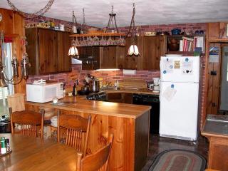 Peaceful Cottage Rental with Lake Champlain Views on Missisquoi Bay in Vermont - West Swanton - 4