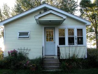 Cozy Cottage Rental with Views of Historic Lake Champlain in West Swanton, Vermont - West Swanton - 9
