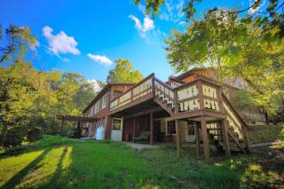 Secluded Cabin Rental for a Large Group Getaway on the Shenandoah River near Luray, Virginia - Luray - 9