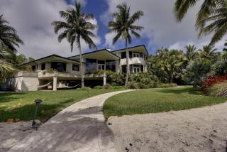 Stylish Oceanfront Vacation Rental with Private Beach, Pool, and Hot Tub in Florida Keys - Key West - 8