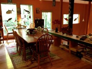 Impressive Secluded Cabin Rental with Hot Tub Along the Chattahoochee River, Georgia - Demorest - 2