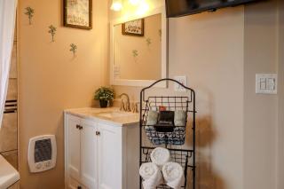 Modern Getaway Suite near Spectacular State Parks in Hocking County, Ohio - Logan - 6