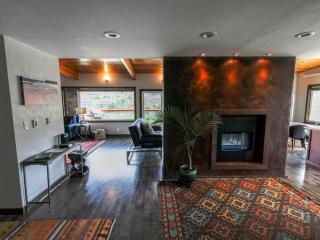Cozy Cabin Retreat with Stunning Views of Yellowstone National Park in Montana - Gardiner - 2