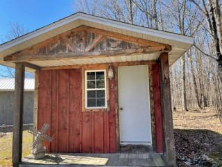 Quaint Cabin with Private Bathroom for a Wonderful Couples Vacation in Greenwood, Wisconsin - - 3