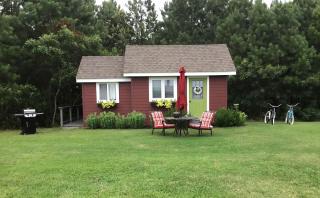 Serene Tiny House with a Big Charm for Glamping in Virginia - - 0