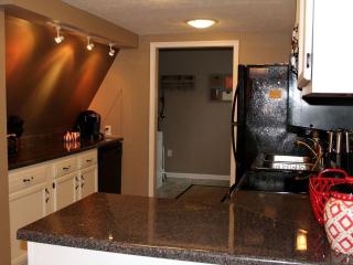 A-Frame Cabin Rental with Hot Tub and Pool Access in Massanutten Resort - Massanutten - 4