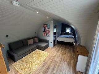 Vanilla Pod self-contained glamping in Suffolk - - 2