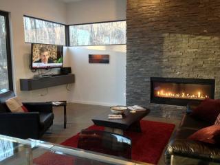 Luxury Private Cabin with Hot Tub and Fireplace in Legendary Woodstock, New York - Woodstock - 3