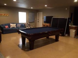 Spacious Cottage Rental on the Shores of Cedar Creek Lake in Mabank, Texas - Mabank - 1