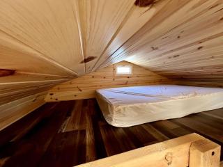 Family Friendly Cabin with Lofted Space in South Dakota - Rapid City - 4